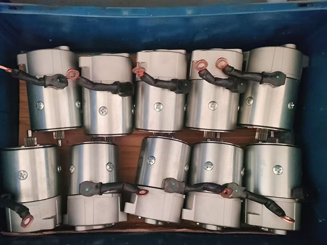 �U��������